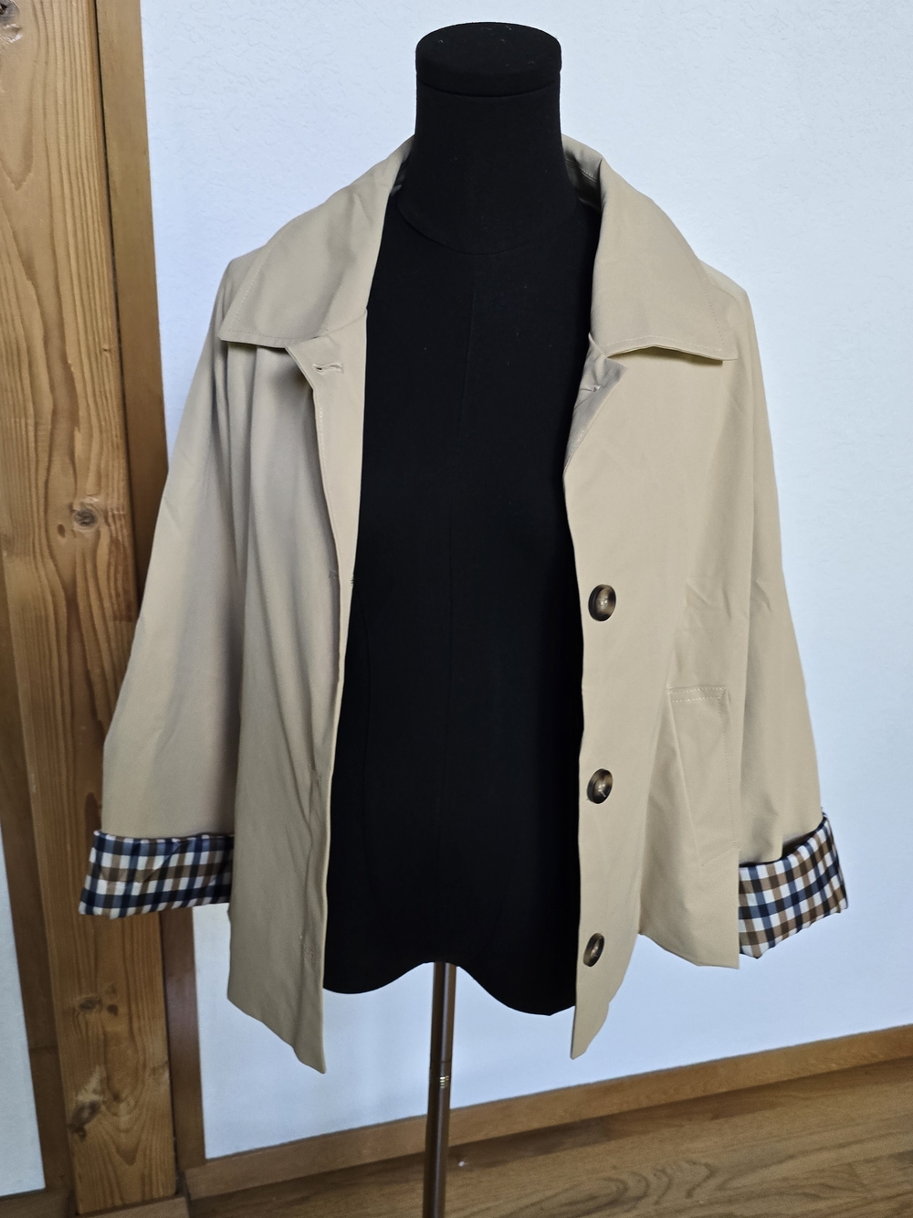 Beige Trench Coat with Checked Cuff Detail - Women's Classic